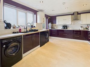 Kitchen- click for photo gallery
